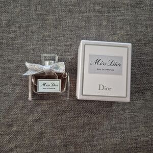 Dior Miss Dior Eau de Parfum - Chic Silver and White